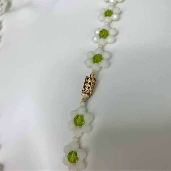 Vintage Flower Power Hippie Necklace - Picture 3 of 7